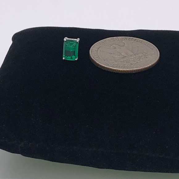 1ct Emerald Earrings - Picture 7 of 13